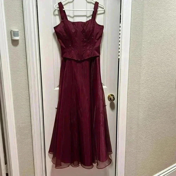 EUC Victorian Shakespeare Formal Corset Dress Floral Beaded Tulle Maxi Burgundy - Picture 4 of 13